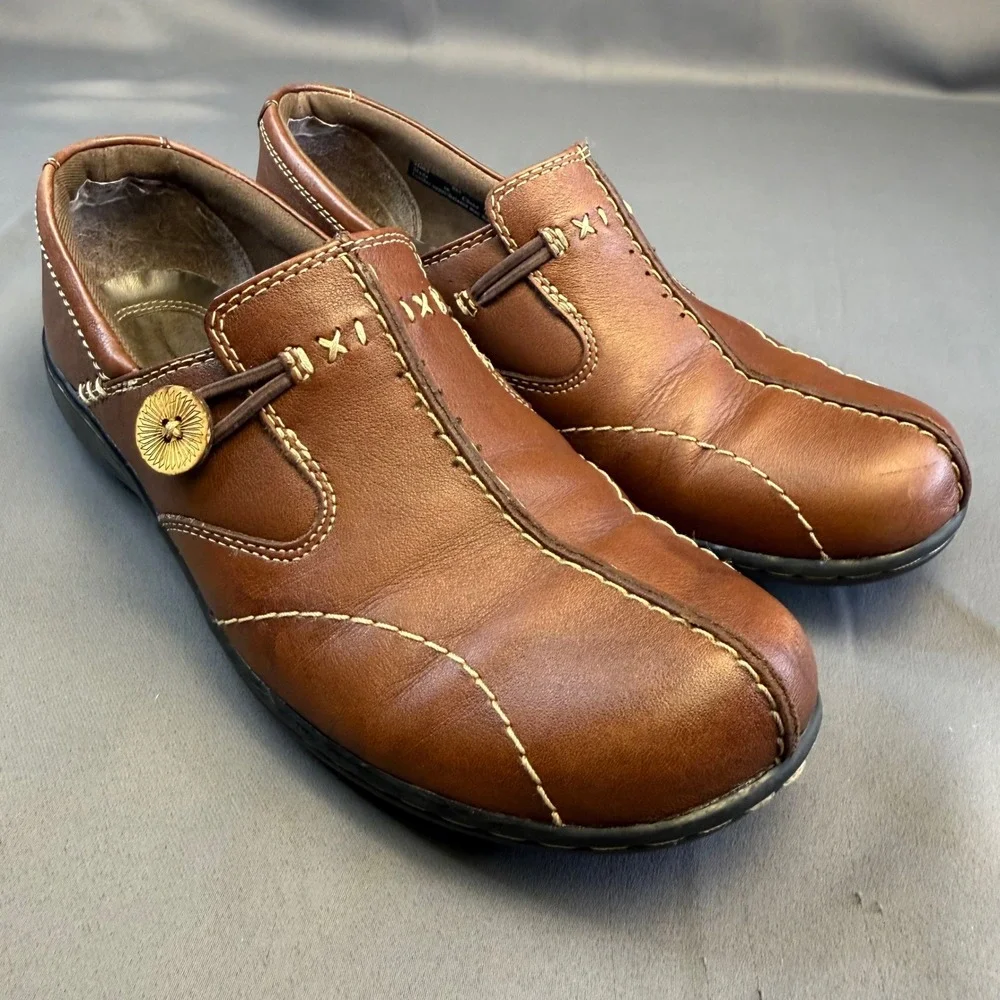Clarks Brown Leather Slip On Loafers Button Detail Contrast Stitch 35063 Mens 8M